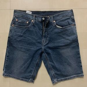 Levi’s 502 Men Blue Shorts in Size 32
